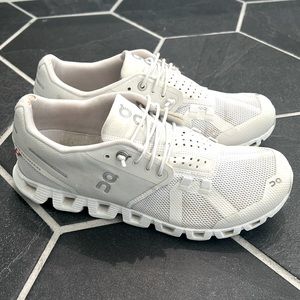 On clouds running shoes 👟 ☁️